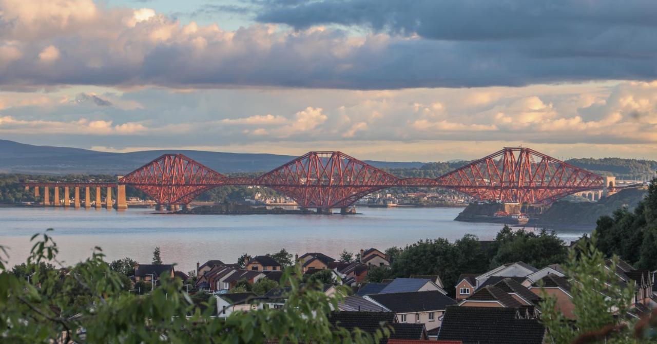 Bay And Bridge Bed and Breakfast Dunfermline Esterno foto