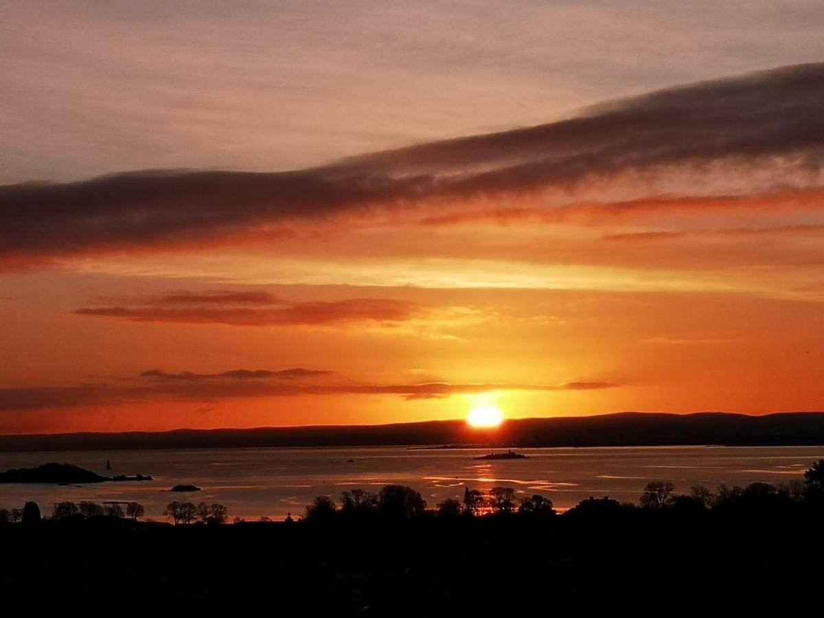 Bay And Bridge Bed and Breakfast Dunfermline Esterno foto